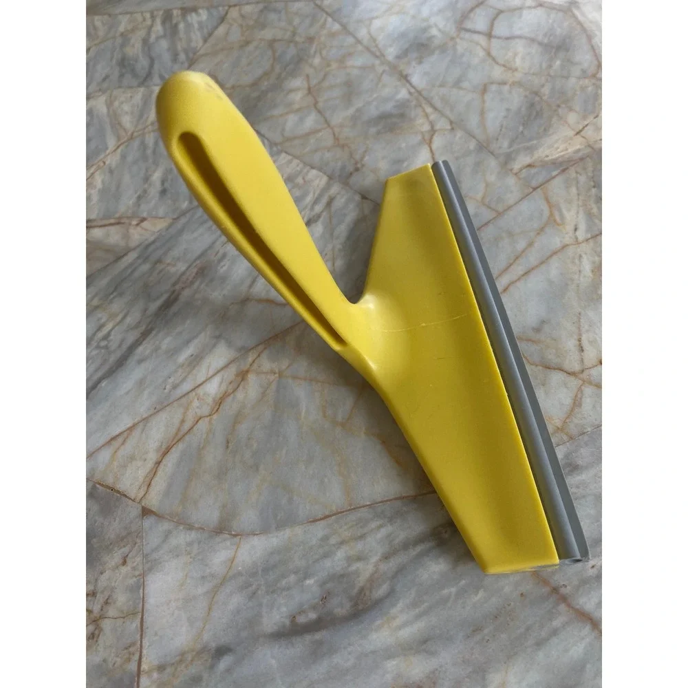 Petmate Pet Hair Magnet Yellow Rubber Squeegee Fur Remover Tool 2001 Vintage